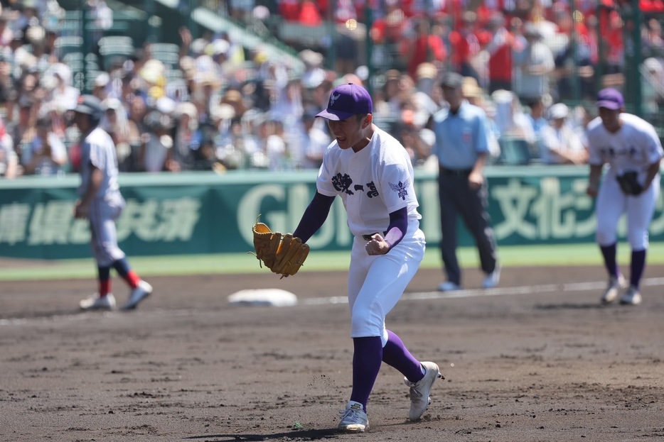 決勝で先発した関東一の畠中 鉄心（撮影：柳瀨心祐）