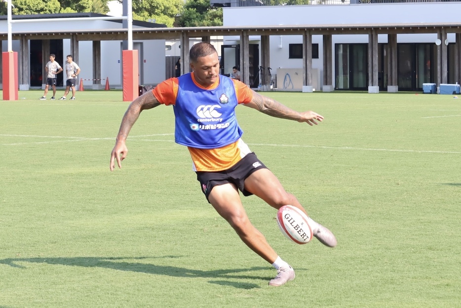 宮崎合宿でのマロ・ツイタマ（©︎JRFU）