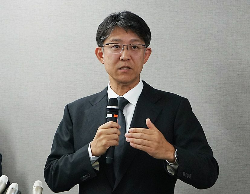 取材に応じた佐藤恒治社長