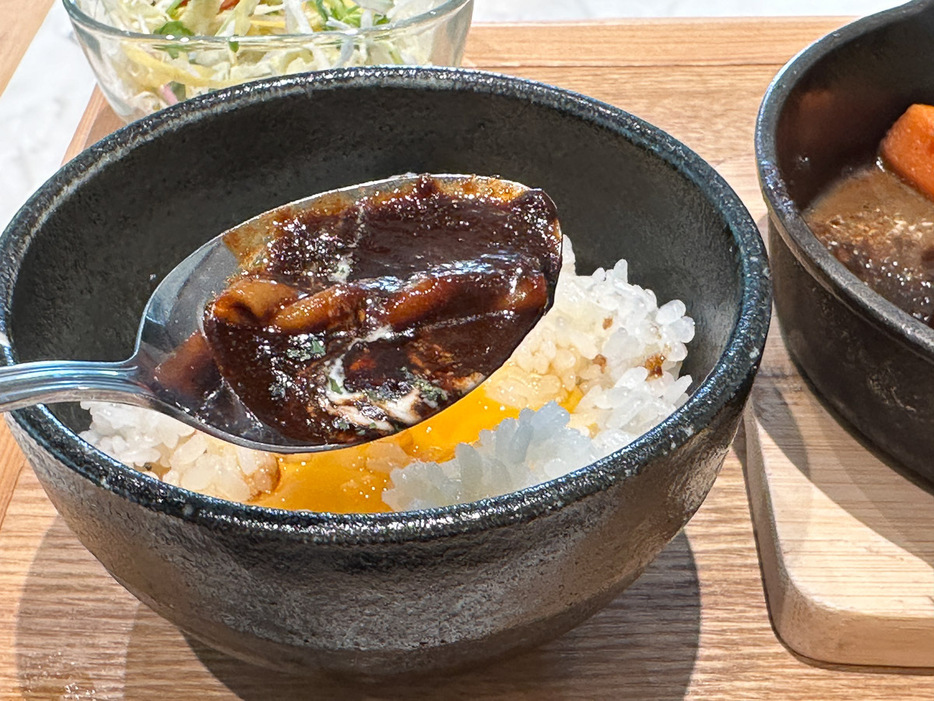 超贅沢！デミグラスソースかけ卵ご飯