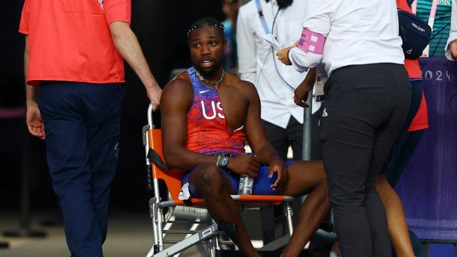 200ｍ決勝後のノア・ライルズ選手(写真：ロイター/アフロ)