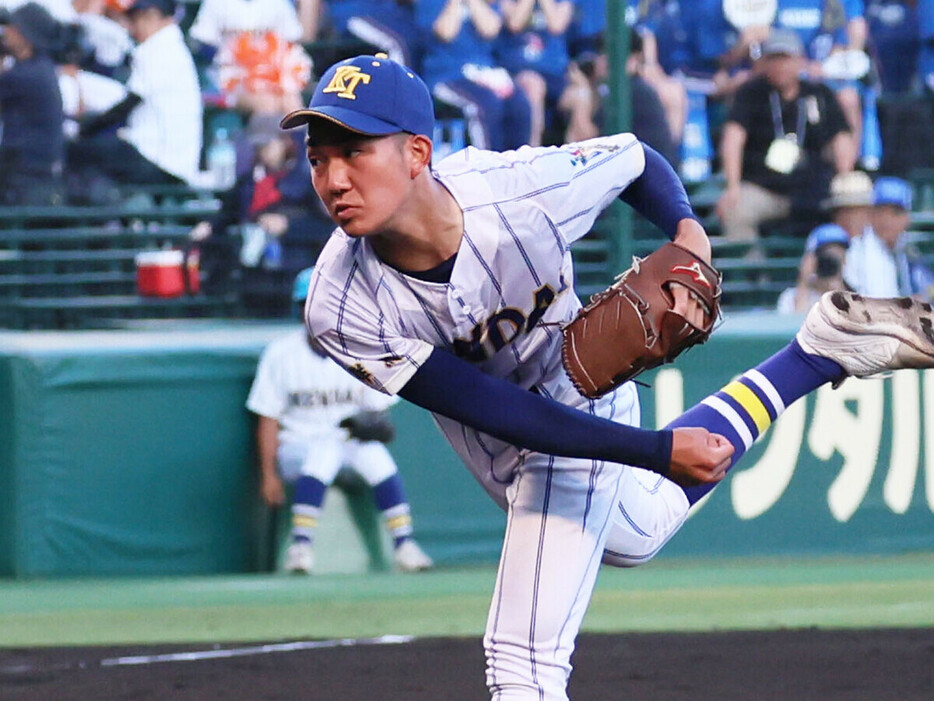 北海道出身の健大高崎の最速154キロ右腕・石垣元気　photo by Ohtomo Yoshiyuki