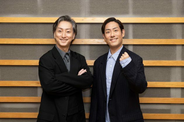 スーツ姿も凛々しい中村勘九郎さん（右）、七之助さん（左）