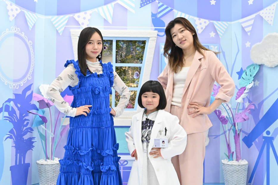 19日深夜放送『キョコロヒー』に出演する齊藤京子、永尾柚乃、ヒコロヒー(C)テレビ朝日