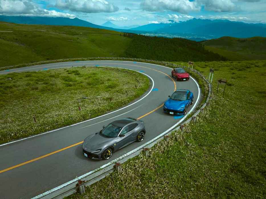 グランドツアーでは3台のプロサングエが走行した　PHOTOGRAPH: COURTESY OF FERRARI JAPAN