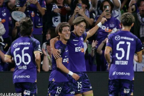 広島が中野就斗（＃15）らの得点で柏を撃破 [写真]＝J.LEAGUE via Getty Images