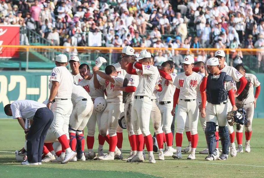 初戦敗退を喫した智辯和歌山ナイン（撮影：柳瀨心祐）