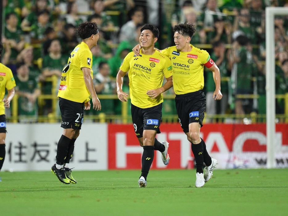 先制ゴールを決めたFW細谷真大(J.LEAGUE)