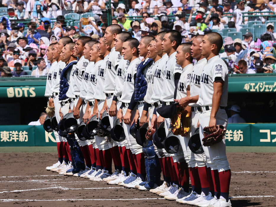 １回戦に勝利した大阪桐蔭　photo by Ohtomo Yoshiyuki