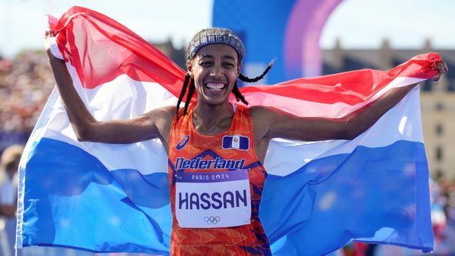 女子マラソンで金メダルを獲得したオランダのハッサン選手(写真：AP/アフロ)