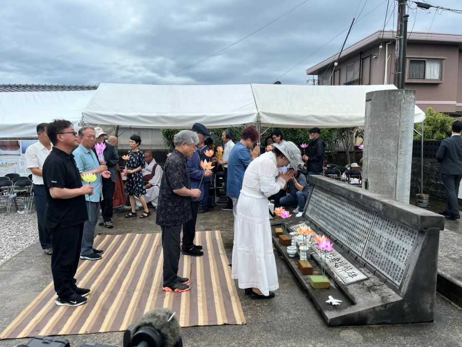 7月15日、山口県宇部市の海岸で開かれた集会には韓国から遺族や支援者らも参加した。（撮影／安田浩一）