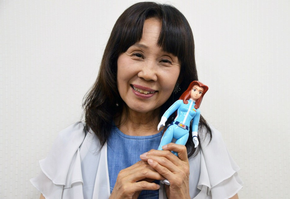 ムツミ隊員のフィギュアと共に！「ザ☆ウルトラマン」声優キャストの島本須美