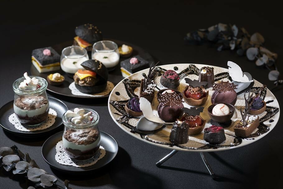 モノトーン調のスイーツ＆セイボリーに魅かれる「Halloween Gothic Afternoon Tea」