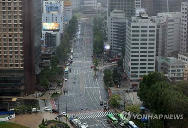 2023年8月23日、空襲を想定した民防衛訓練が実施され、ソウル都心で交通規制が行われている＝（聯合ニュース）