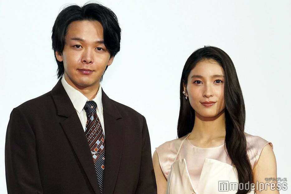 土曜ドラマ「Shrink―精神科医ヨワイ―」の試写会に登壇した中村倫也、土屋太鳳