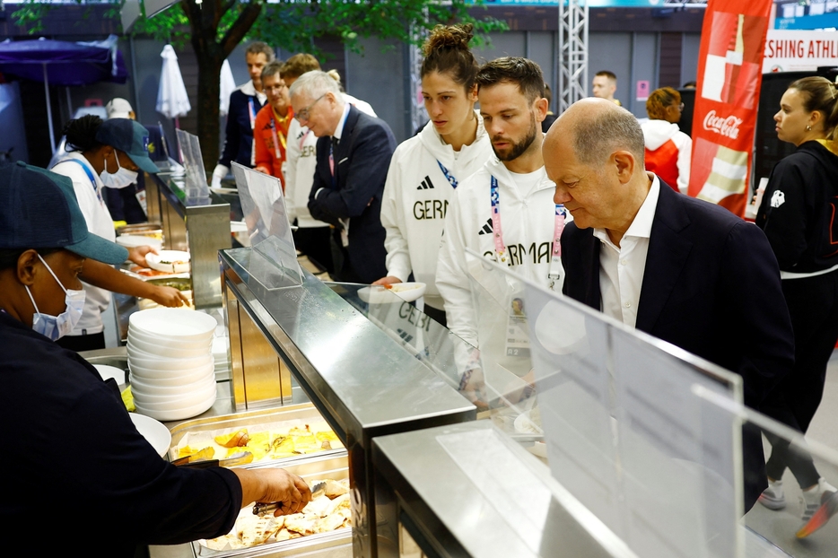 とりわけ食事面で不備が目立ったパリの選手村。(C)Getty Images