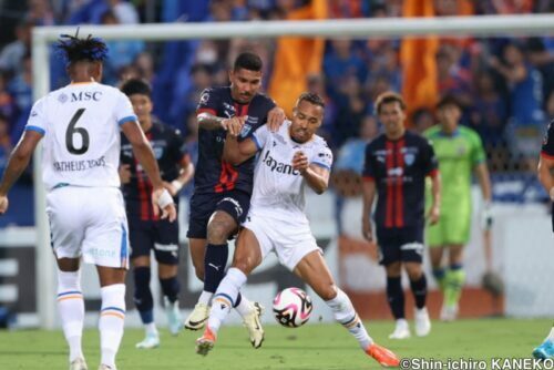 横浜FCと長崎の直接対決は痛み分け [写真]=兼子愼一郎