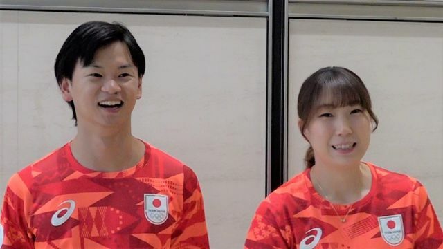 パリ五輪バドミントン混合ダブルスで日本初の2大会連続メダルを獲得した渡辺勇大選手と東野有紗選手