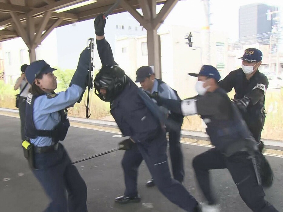 愛知県のJR半田駅で行われた訓練