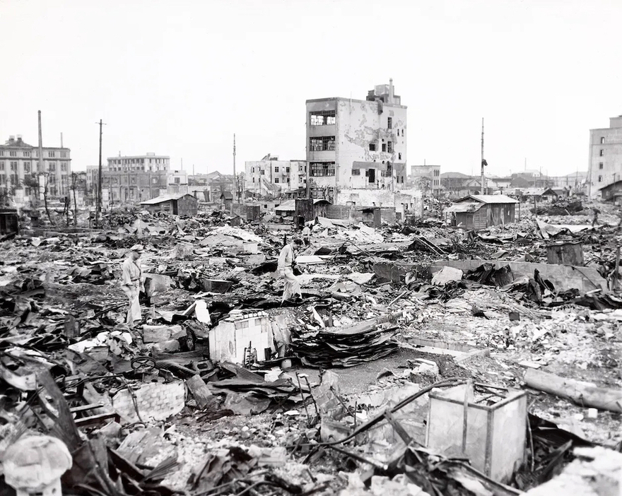 東京大空襲で焼け野原となった東京（1945年撮影）。