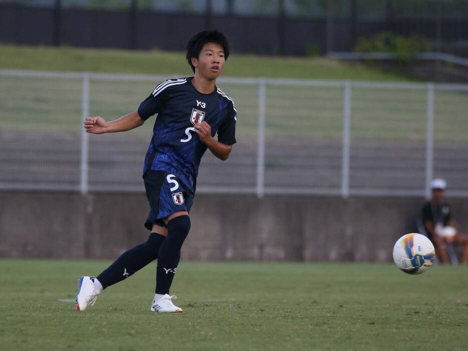 U-17日本代表MF今井健人(東京Vユース、2年)は攻守で貢献度の高い動き(Taro YOSHIDA)