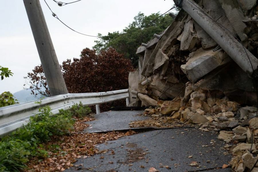 練習場へとつながる道。いまだにこの道は通れないという