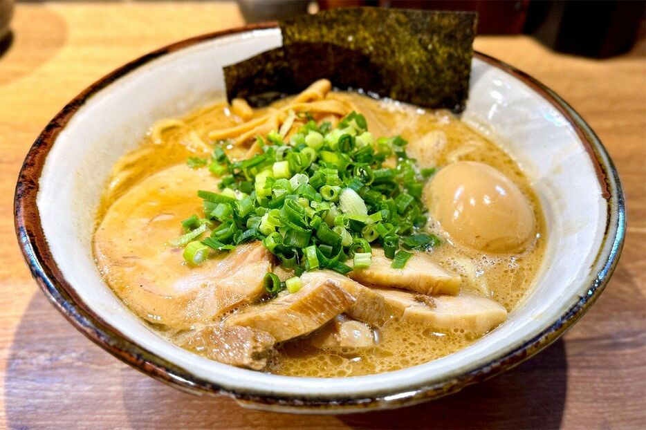 東京ラーメン横丁：『風雲児』の「得製らーめん」　撮影：山川大介