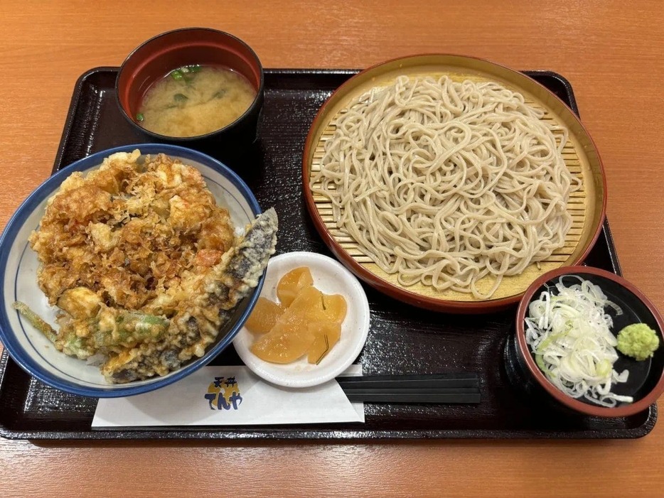 夏野菜ミニ天丼とそばのセット