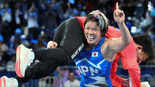 レスリング女子76キロ級で金メダルを獲得した鏡優翔選手(写真:エンリコ/アフロスポーツ)