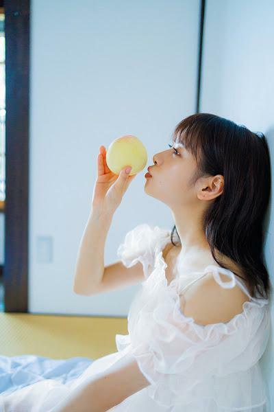 前田佳織里さんの写真集「恋のかおり」