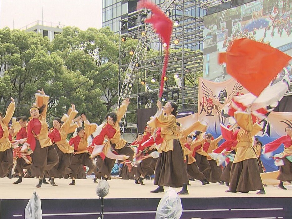 にっぽんど真ん中祭りが開催されている 名古屋市中区栄