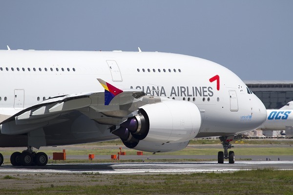 [写真]アシアナ航空のA380型機（2014年6月14日小山英之氏撮影）