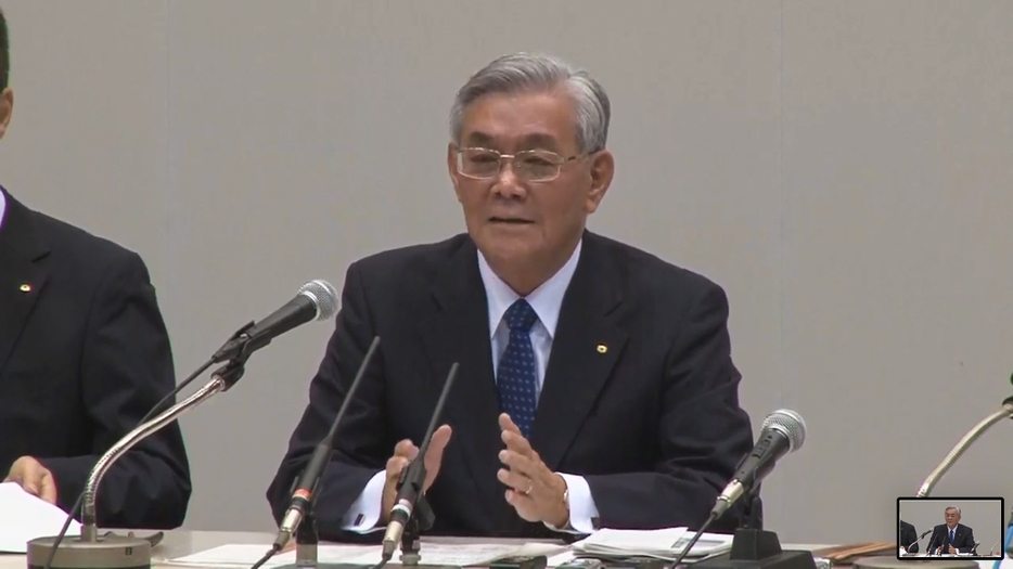 「原因究明とともに再発防止対策を確立、実施するが私の今の務め。そうしたことで経営責任を果たしたい」と八木会長