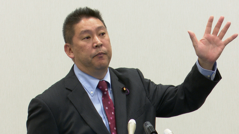 [画像]参院埼玉補選への出馬を表明する立花党首