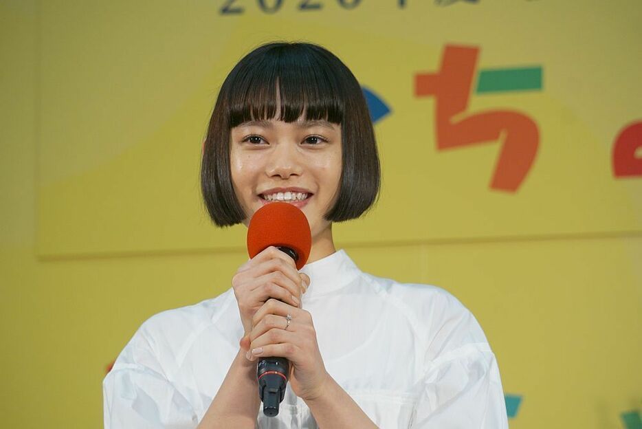 [写真]NHKは30日、大阪放送局で記者会見を行い2020年度後期・朝の連続テレビ小説が、大阪のお母さんと呼ばれて親しまれた女優、浪花千栄子氏をモデルとした「おちょやん」に決まったと発表。同時にヒロインを女優の杉咲花が演じると発表した＝30日、大阪市内で