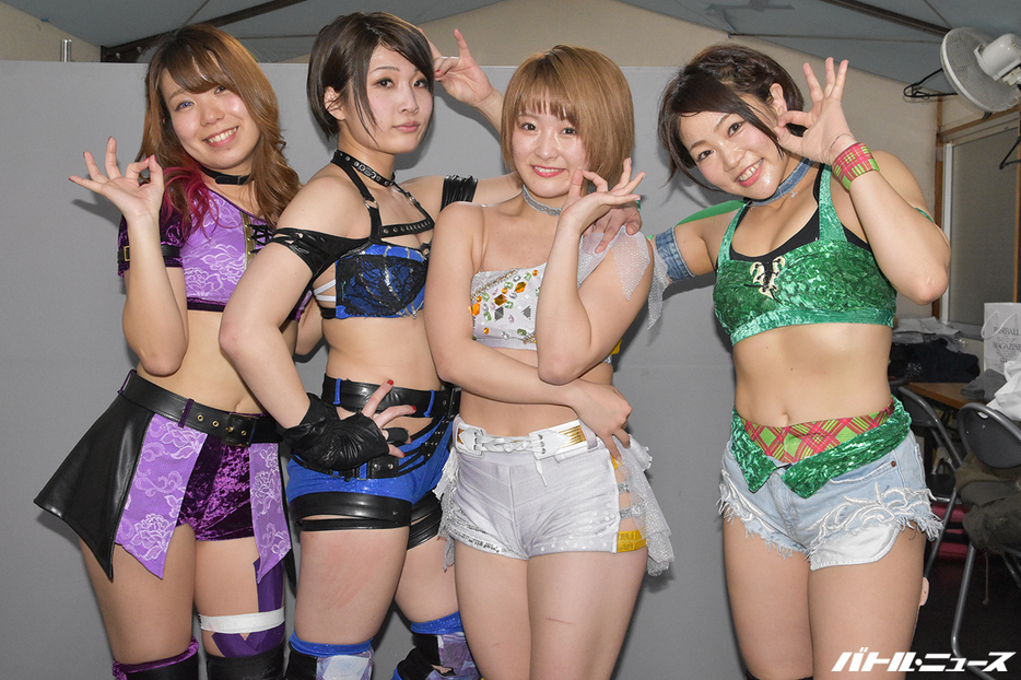 安納サオリ+安納サオリ&なつぽい　10周年ロゴ入りポートレート　2種セット スターダムなつぽい+なつぽい&安納サオリ10周年ロゴ入りポート