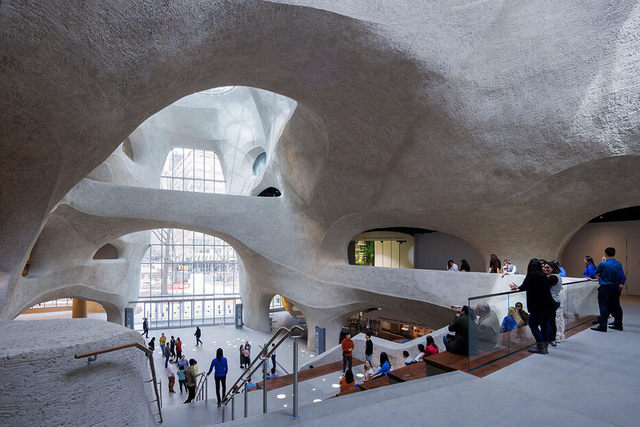 世界の名建築を訪ねて。白亜のアトリウムが知的好奇心を刺激する