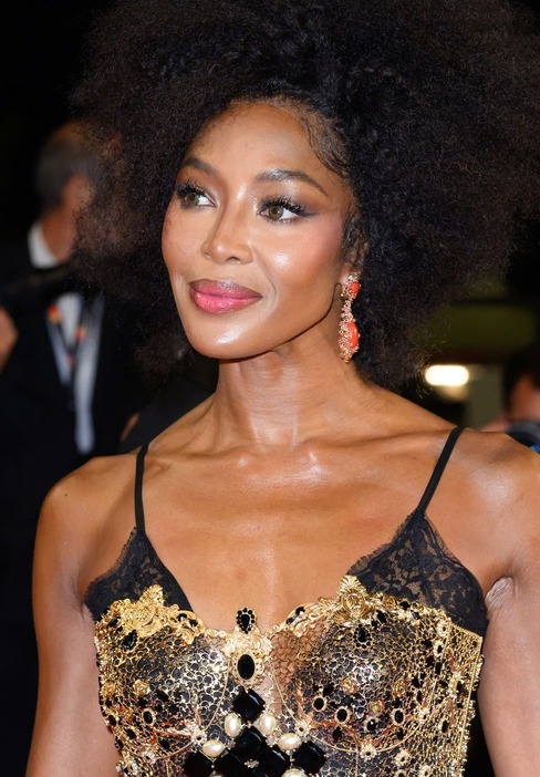 プレイボーイ　ナオミキャンベル ハッピーバースデー！ “異次元”スーパーモデル、ナオミ