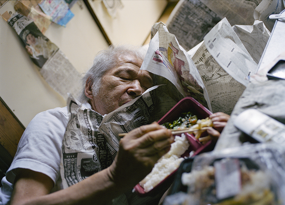 写真集『ぼくは独り暮らしの老人の家に弁当を運ぶ』から