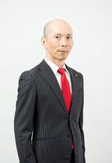 山田 勉（やまだ・つとむ）／auカブコム証券投資情報室マーケットアナリスト。同志社大学法学部政治学科卒業。1990年、和光証券（現みずほ証券）に入社。株式部でマーケットメーカーやディーラーを経験。2004年にカブドットコム証券（現auカブコム証券）入社。バブル崩壊の生き証人であり、「国民総株主」を目指して株式投資の啓発に励んでいる。メディア出演も多数（写真提供：auカブコム証券）