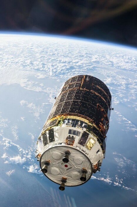 [写真]2013年8月に打ち上げられた「こうのとり」4号機（c）JAXA/NASA