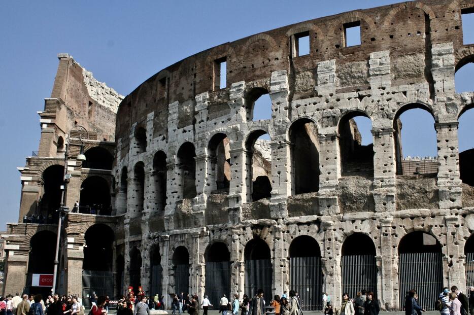 イタリア・ローマを代表する観光名所となっている「コロッセオ」（若山氏撮影）