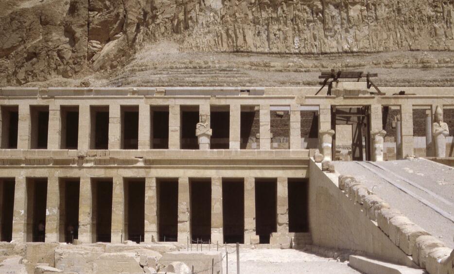 エジプト・ルクソールの「ハトシェプスト女王の葬祭殿」（若山氏撮影）