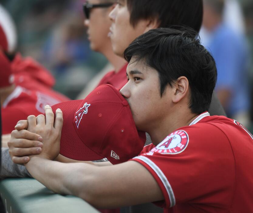 大谷翔平が左膝の緊急手術に踏み切り今季は絶望となったが、全米メディアは来季の二刀流復活には支障ナシとの見解を示す(写真・アフロ）