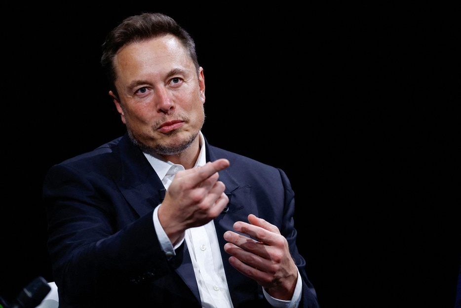 イーロン・マスク氏＝6月、パリ（ロイター＝共同）