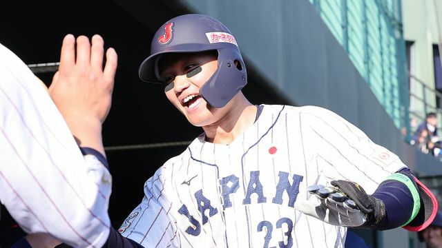 決勝アーチの森下翔太選手(写真:日刊スポーツ/アフロ)