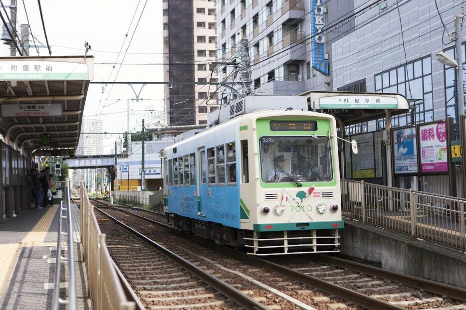 都電荒川線（東京さくらトラム）の町屋駅（アフロ）