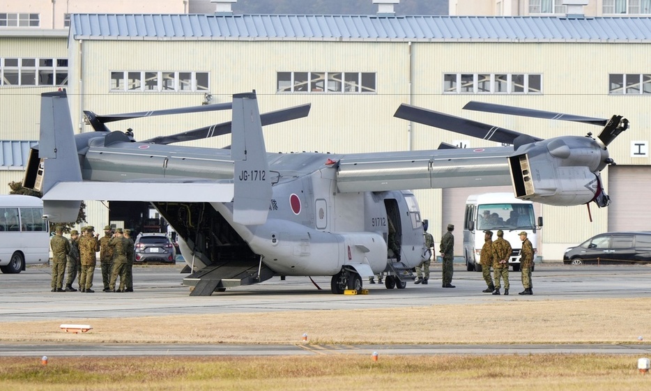 陸上自衛隊目達原駐屯地に駐機する陸自のV22オスプレイ＝29日、佐賀県吉野ケ里町