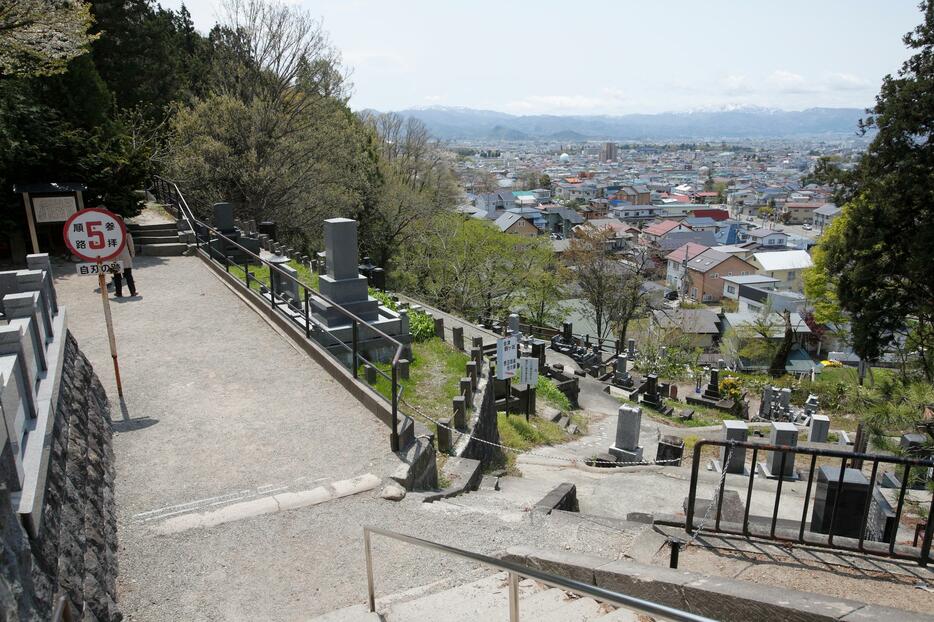 福島県会津若松市、飯盛山にある白虎隊自刃の地（写真：アフロ）