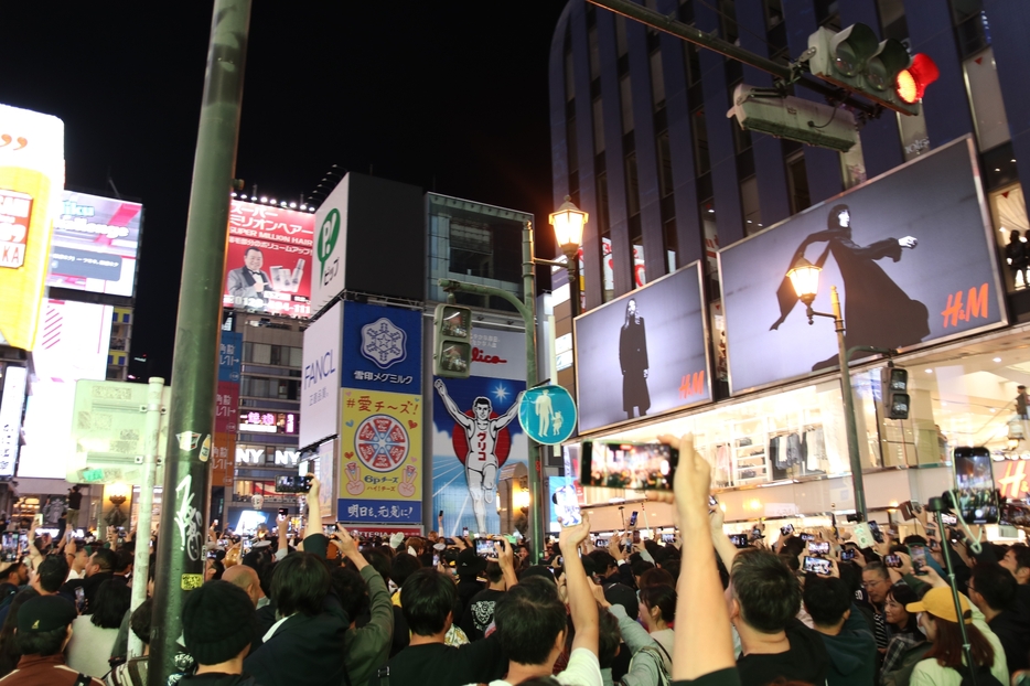 阪神が強くなって連続優勝することにでもなったら、人気が上がるのか下がるのか（写真：アフロ）